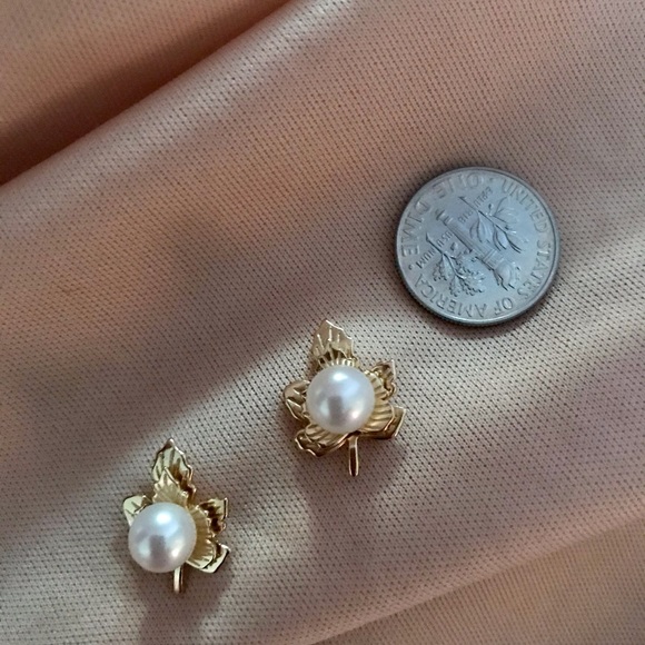 Freshwater Pearl Stud Earrings - Picture 3 of 8
